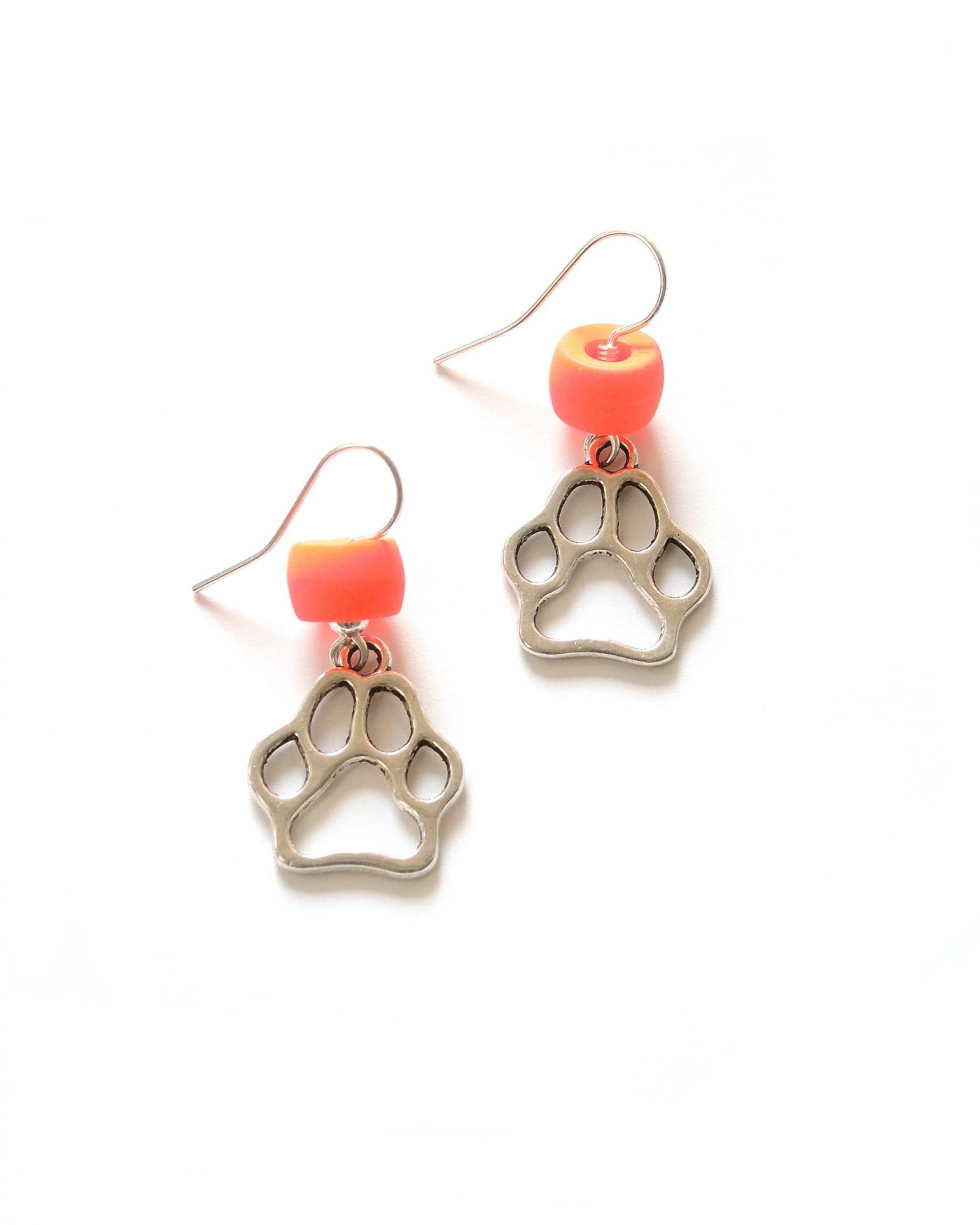 Tassukorvakorut (oranssi helmi)